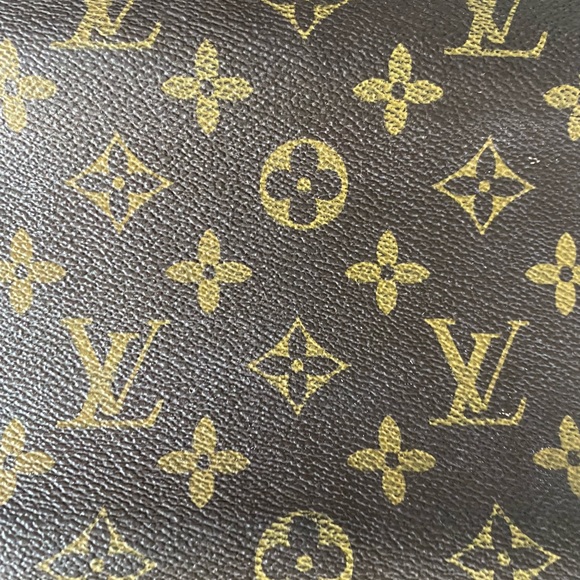 Louis Vuitton scrap fabric for crafting, best offer - Picture 2 of 6
